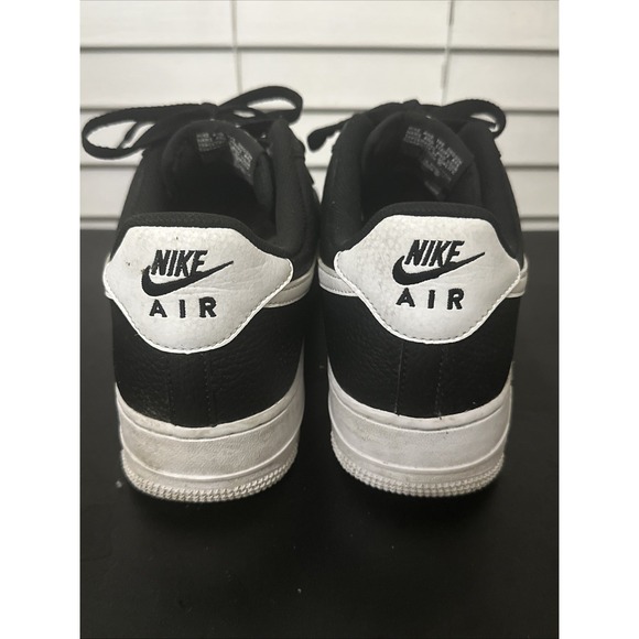 Nike Air Force 1 '07 Men's Sneaker Black White Pebbled Leather - Size 12 - Picture 5 of 9